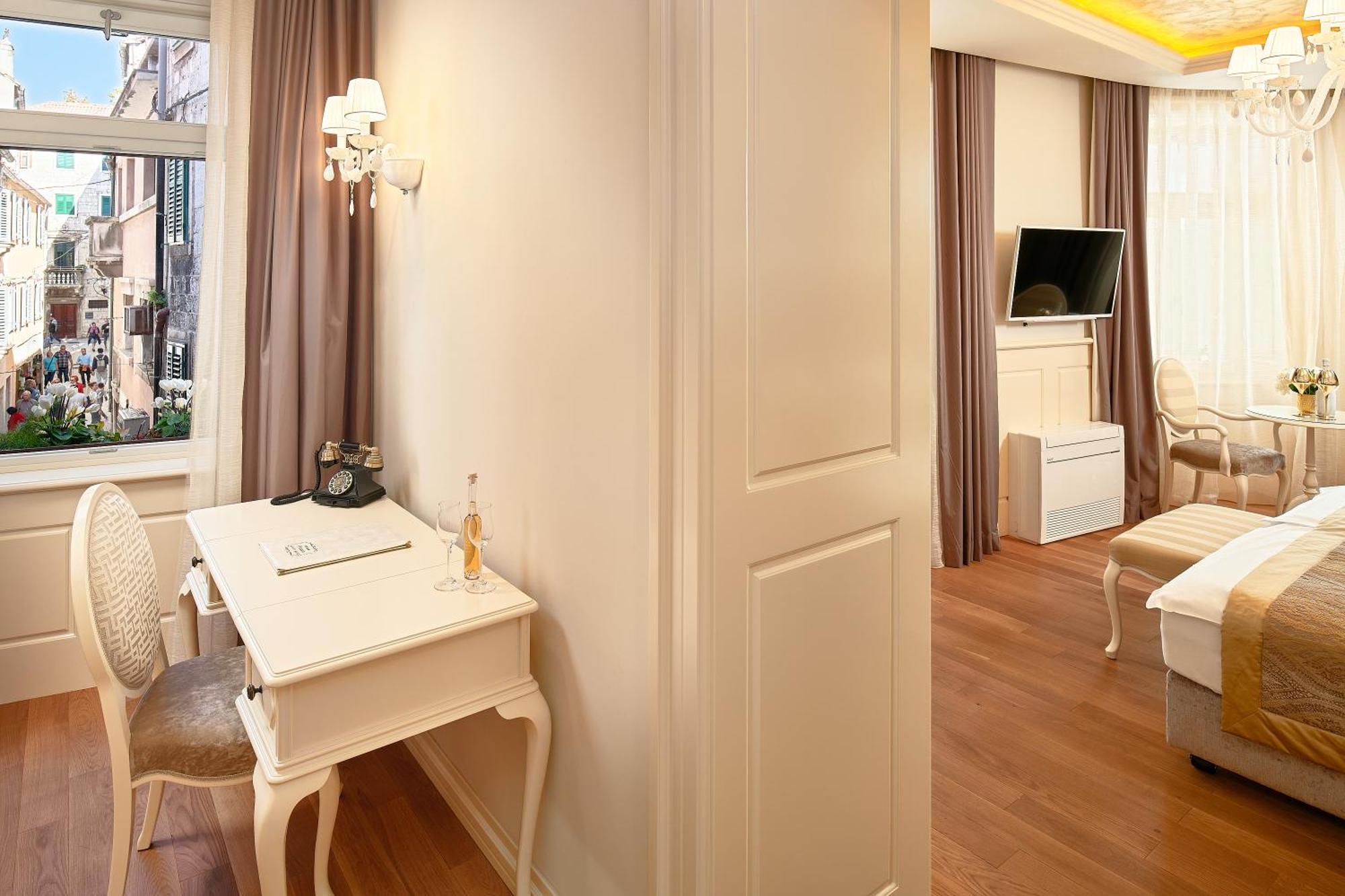 Piazza Heritage Hotel Сплит Экстерьер фото