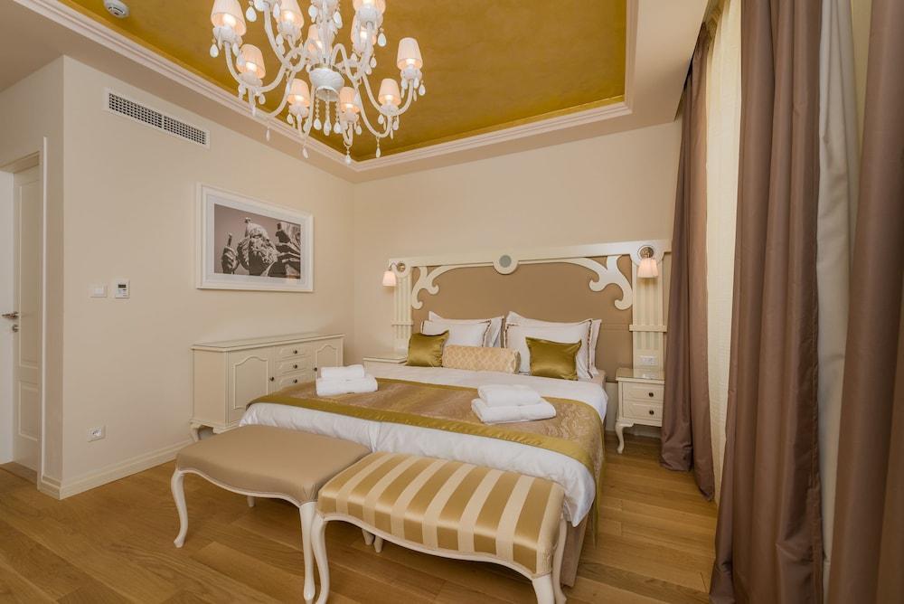 Piazza Heritage Hotel Сплит Экстерьер фото
